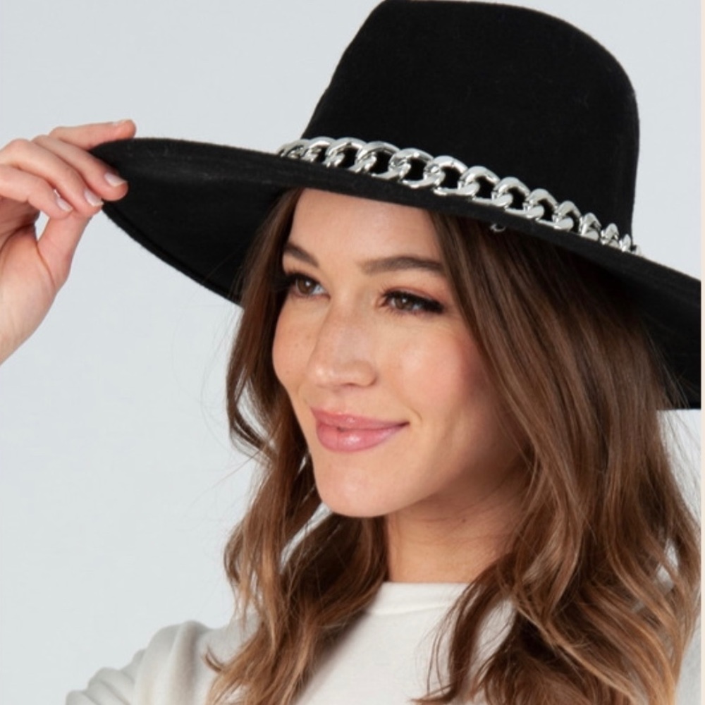 Lucca Couture Chunky Chain Wool Hat